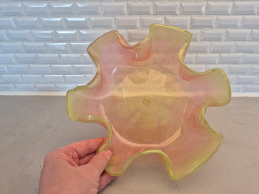 Skål pastel grøn-rød- gul valmueform
